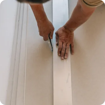 Spachtel-Referenz: Verspachteln einer Plattenfuge
